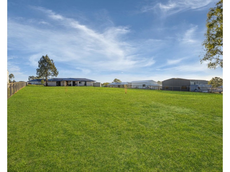 12 Sundew Crescent, Kensington Grove QLD 4341