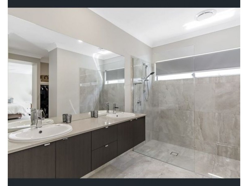 17 Christina Drive, Coomera Waters QLD 4209