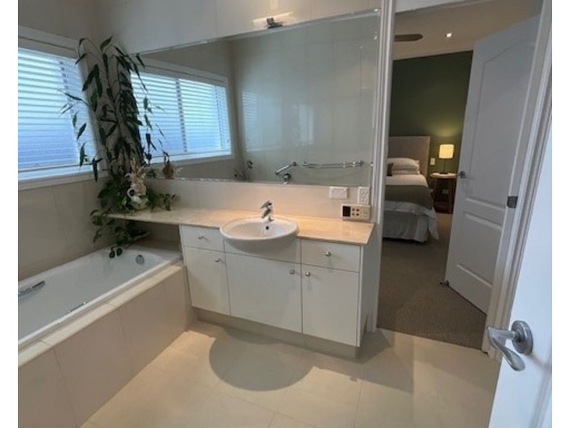 9 Rival Lane, Coomera Waters QLD 4209