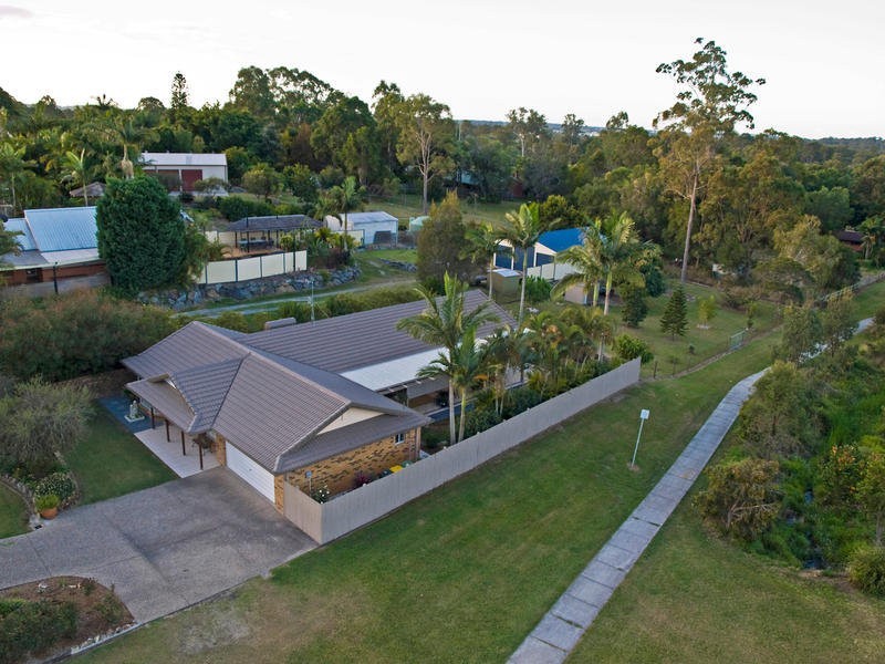 70 Riversdale Road, Oxenford QLD 4210
