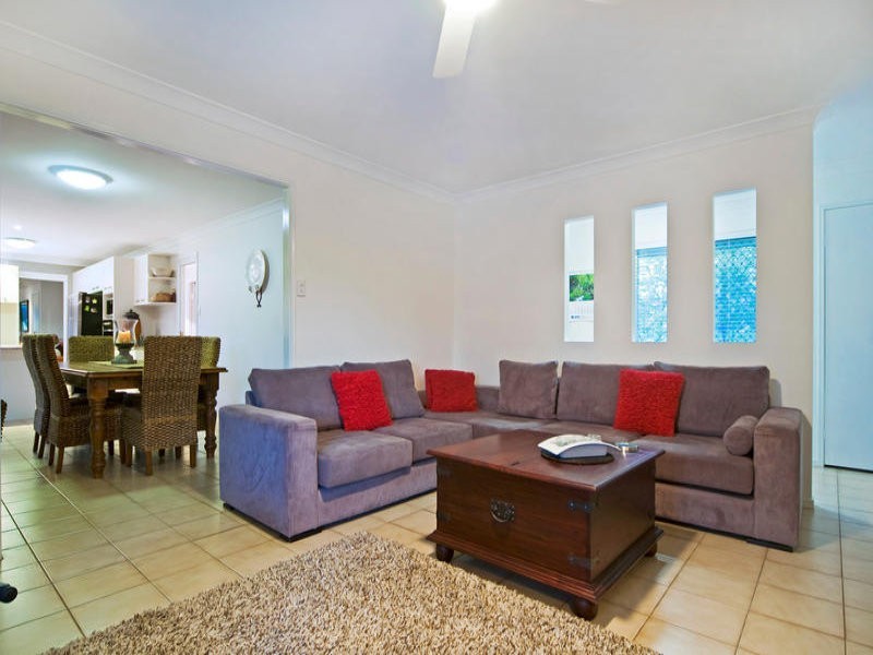 70 Riversdale Road, Oxenford QLD 4210