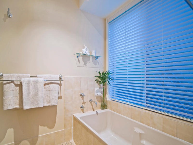 70 Riversdale Road, Oxenford QLD 4210