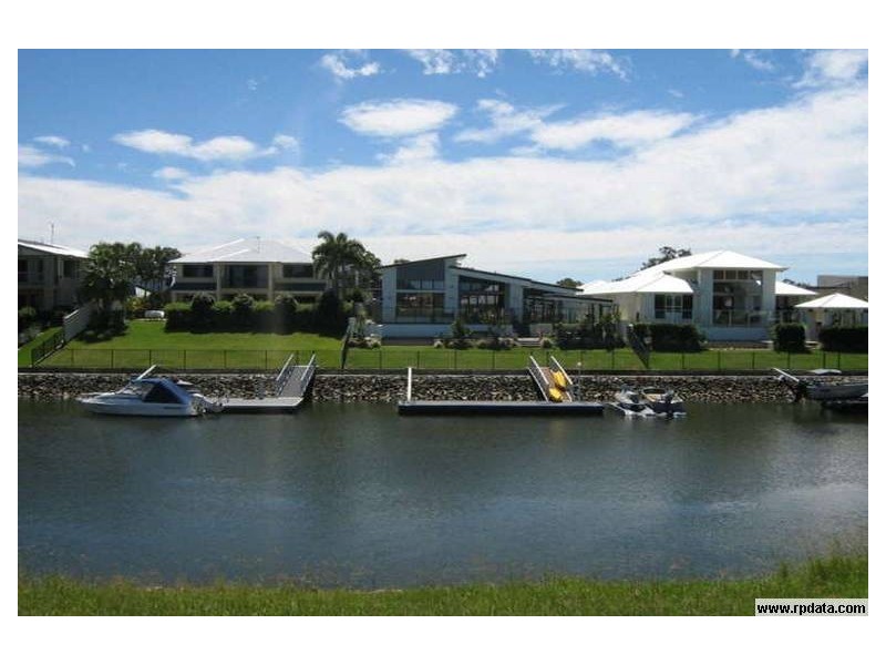 32 Ferrymans Court, Helensvale QLD 4212