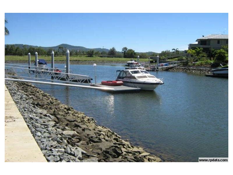 32 Ferrymans Court, Helensvale QLD 4212