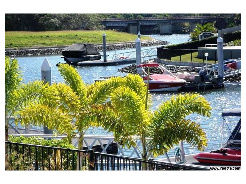 32 Ferrymans Court, Helensvale QLD 4212