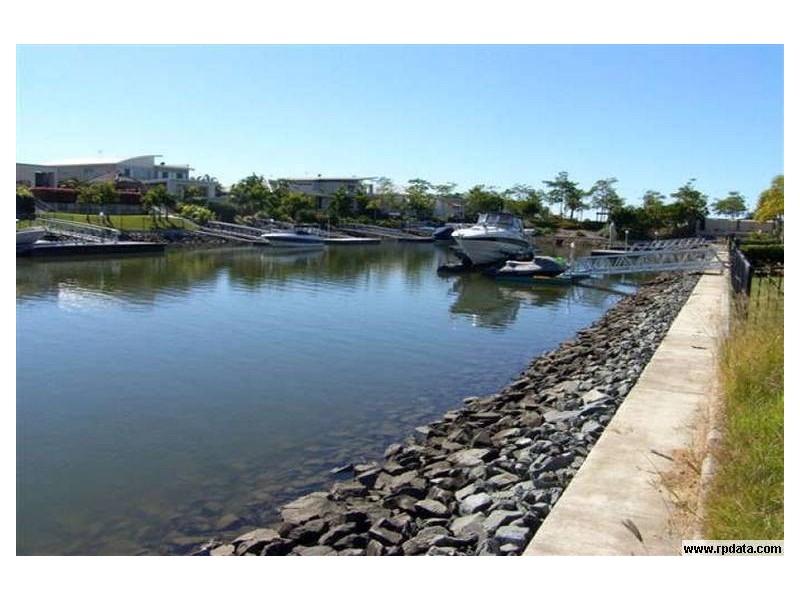 32 Ferrymans Court, Helensvale QLD 4212