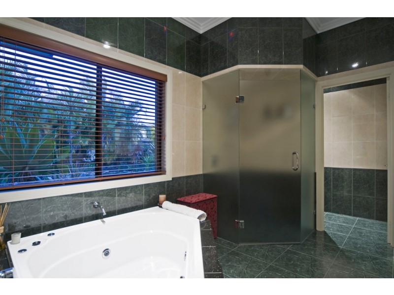 5 Rainbow Circuit, Coomera Waters QLD 4209
