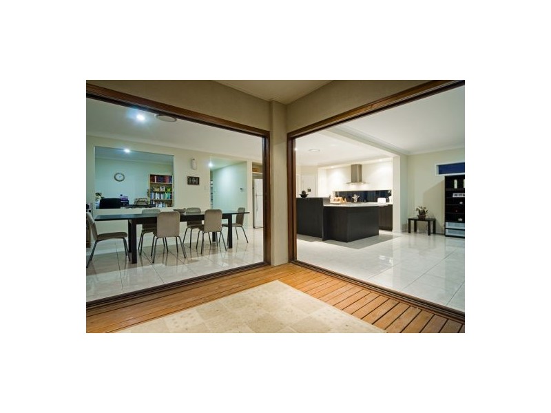 20 Berrimilla Lane, Coomera Waters QLD 4209