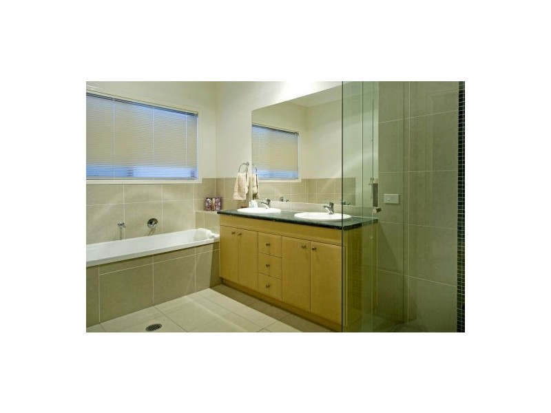 27 Slipstream Road, Coomera Waters QLD 4209