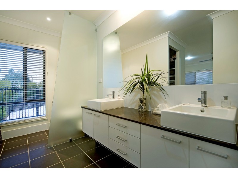 12 Seawind Road, Coomera Waters QLD 4209