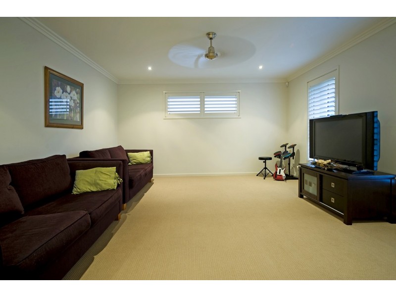 18 Beau Geste Place, Coomera Waters QLD 4209