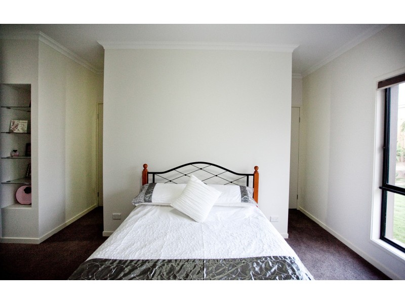 8 Daintree Drive, Coomera QLD 4209