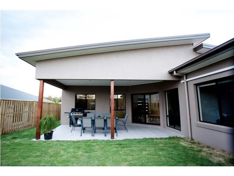8 Daintree Drive, Coomera QLD 4209