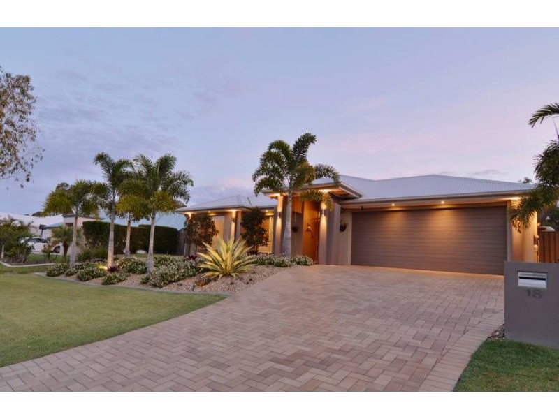 18 Sailaway Court, Coomera Waters QLD 4209