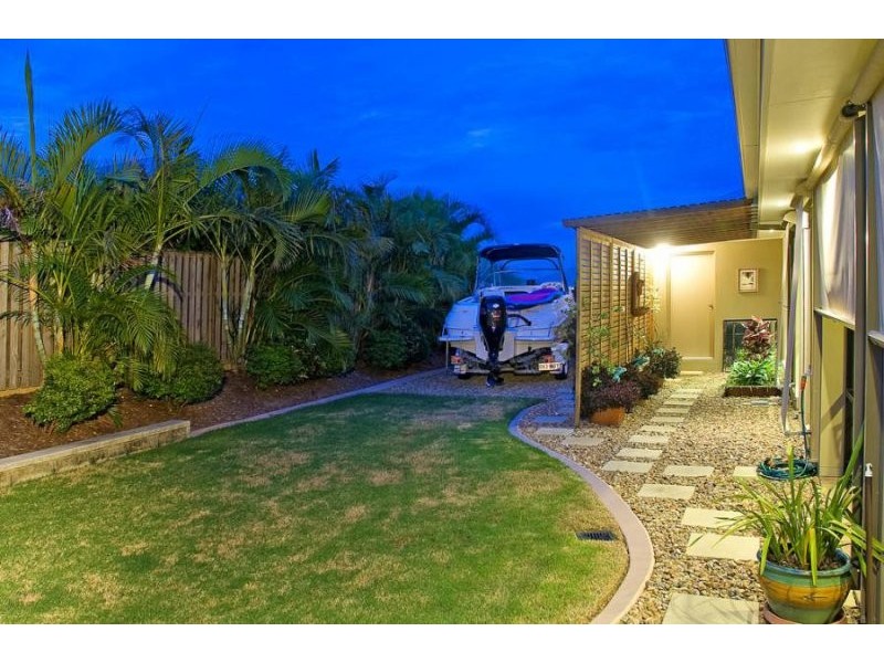 18 Sailaway Court, Coomera Waters QLD 4209