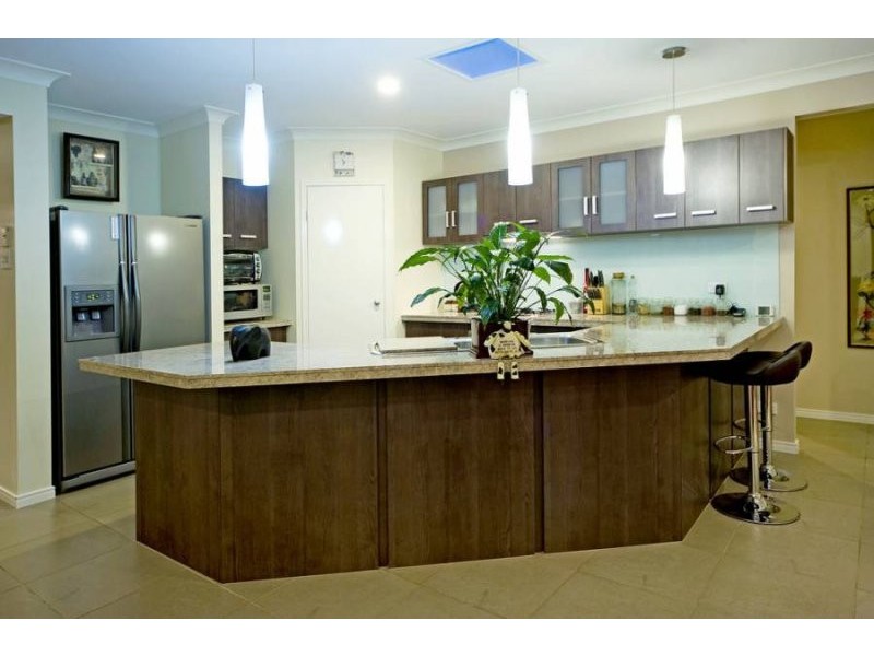 18 Sailaway Court, Coomera Waters QLD 4209