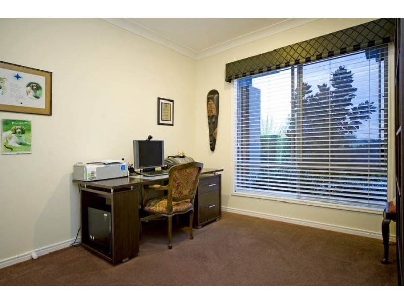 18 Sailaway Court, Coomera Waters QLD 4209