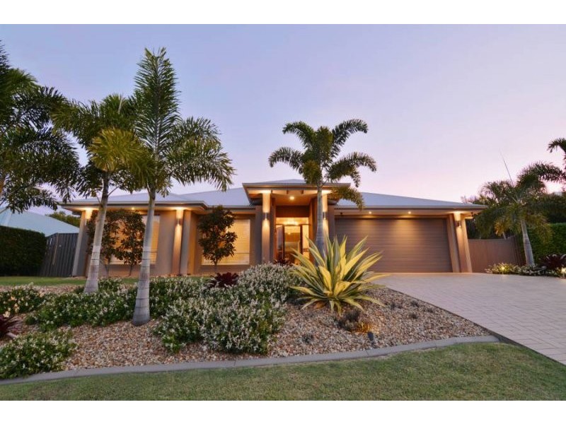 18 Sailaway Court, Coomera Waters QLD 4209