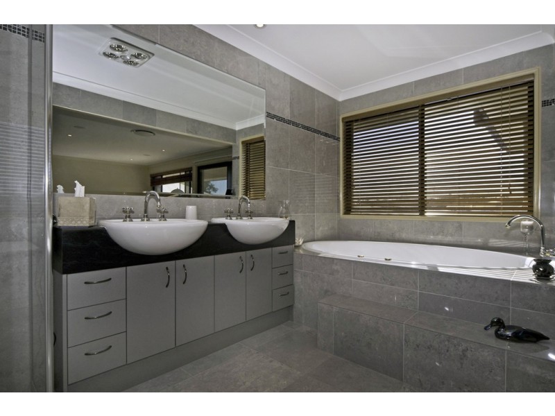 3 Nocturne Lane, Coomera Waters QLD 4209