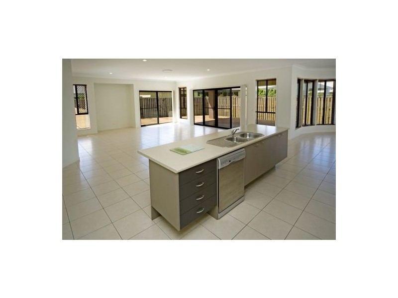 8 Iceberg Lane, Coomera Waters QLD 4209