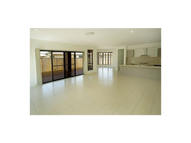 8 Iceberg Lane, Coomera Waters QLD 4209