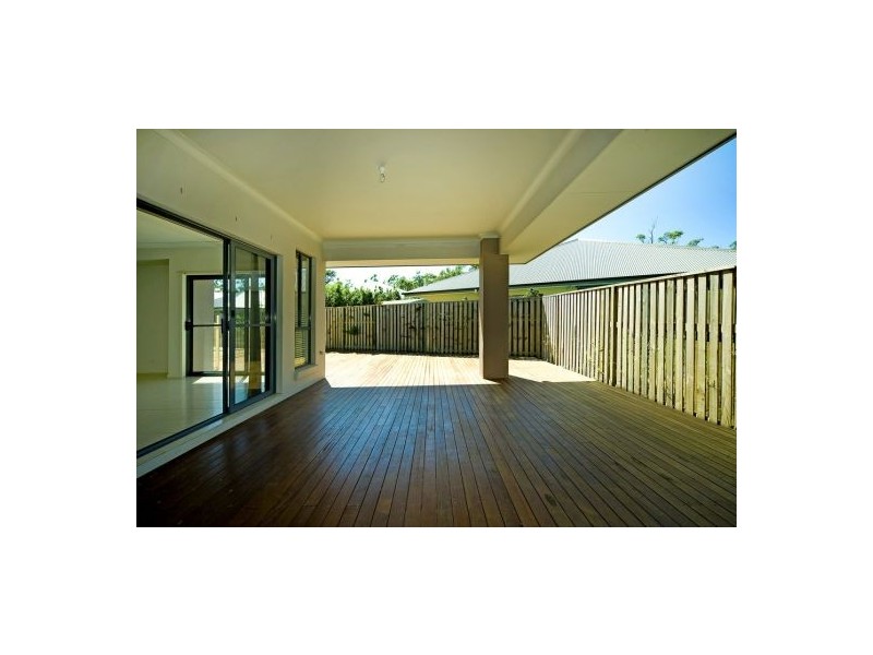 8 Iceberg Lane, Coomera Waters QLD 4209