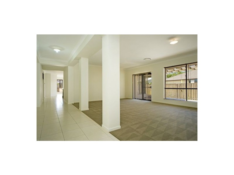 8 Iceberg Lane, Coomera Waters QLD 4209