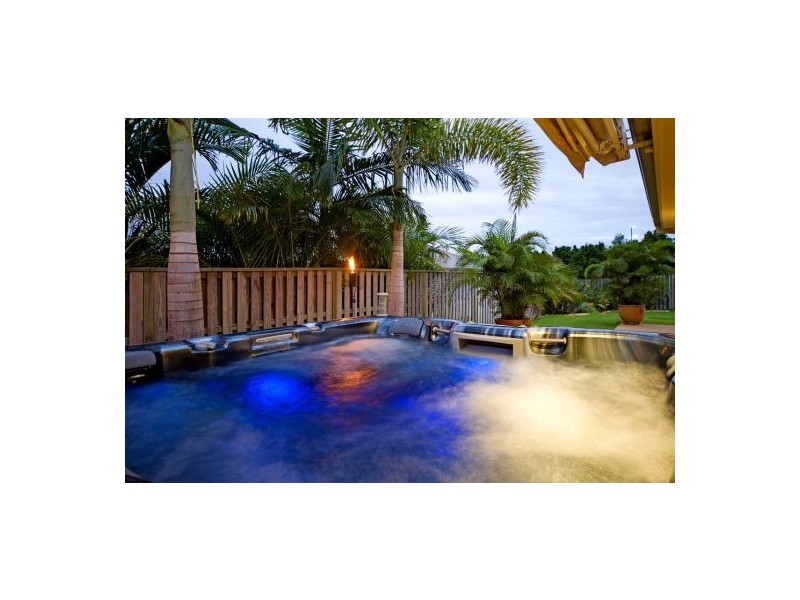 18 Crusade Court, Coomera Waters QLD 4209