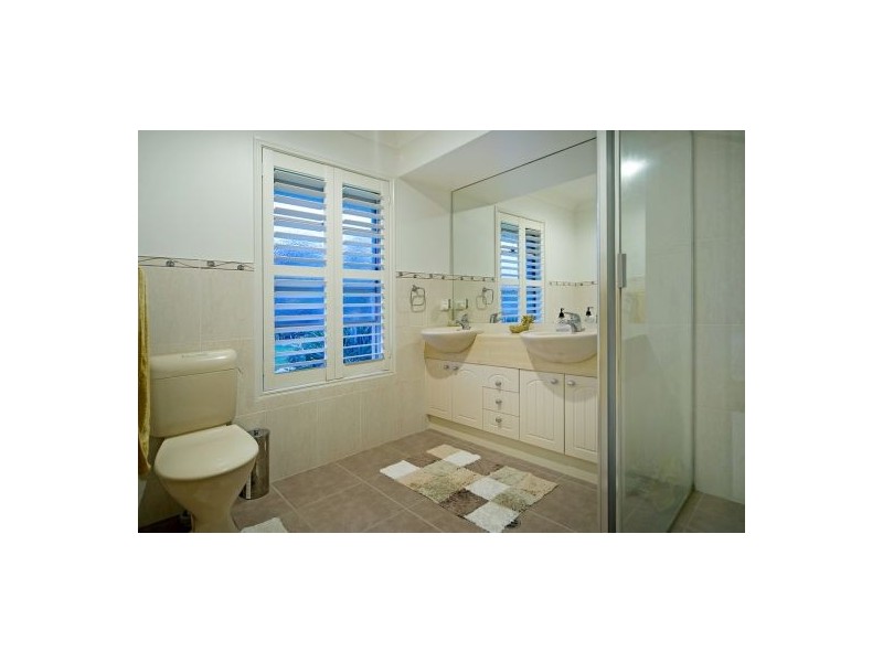 18 Crusade Court, Coomera Waters QLD 4209