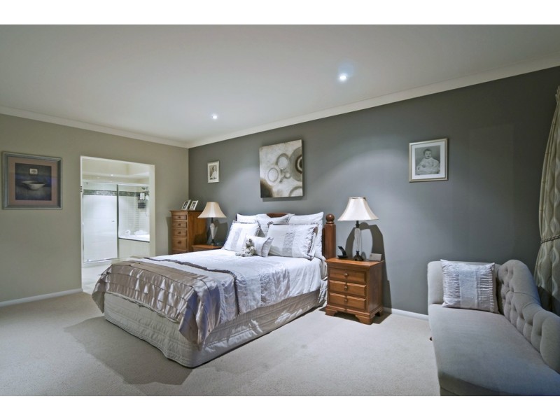 5 Ragamuffin Drive West, Coomera Waters QLD 4209