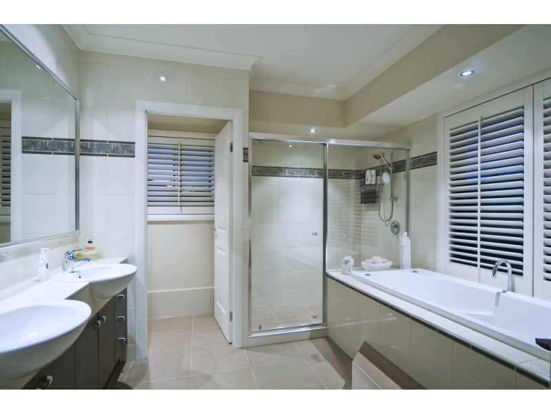 5 Ragamuffin Drive West, Coomera Waters QLD 4209