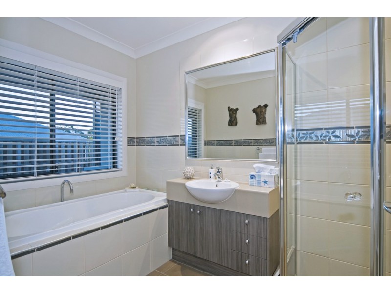5 Ragamuffin Drive West, Coomera Waters QLD 4209