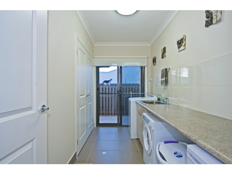 5 Ragamuffin Drive West, Coomera Waters QLD 4209