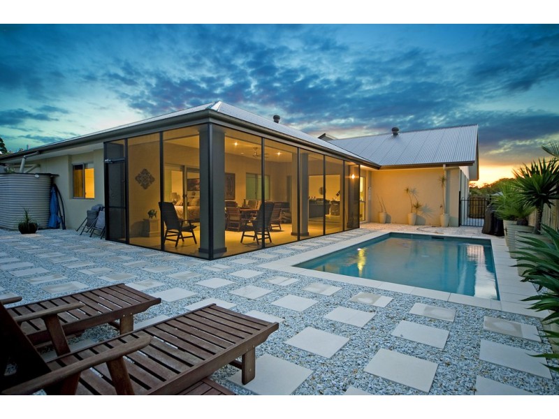 8 Sailaway Court, Coomera Waters QLD 4209