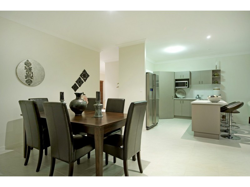 8 Sailaway Court, Coomera Waters QLD 4209