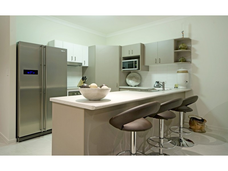 8 Sailaway Court, Coomera Waters QLD 4209