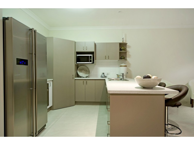 8 Sailaway Court, Coomera Waters QLD 4209