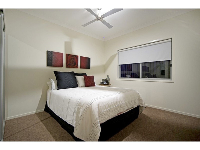 8 Sailaway Court, Coomera Waters QLD 4209