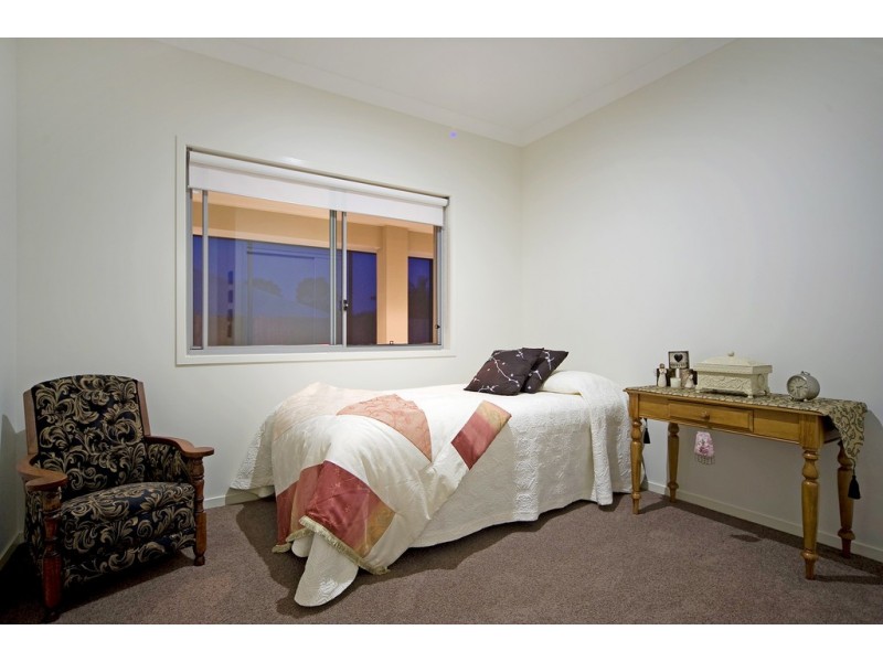 8 Sailaway Court, Coomera Waters QLD 4209