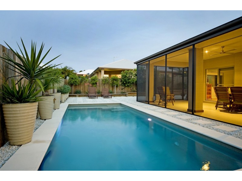 8 Sailaway Court, Coomera Waters QLD 4209