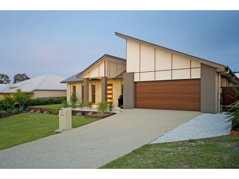 8 Sailaway Court, Coomera Waters QLD 4209