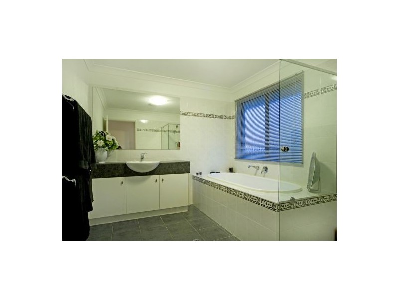 32 Ceil Circuit, Coomera Waters QLD 4209