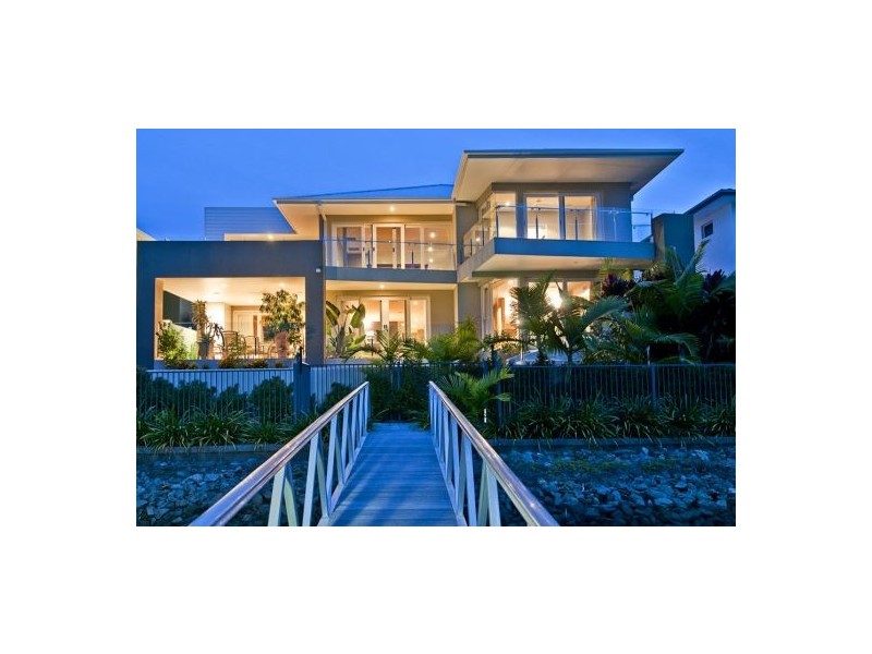 42 Buccaneer Way, Coomera Waters QLD 4209