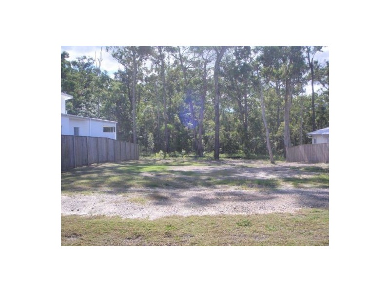 8 Paradise Drive, Coomera QLD 4209
