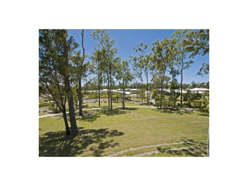 8 Paradise Drive, Coomera QLD 4209