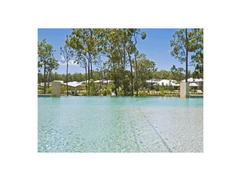 8 Paradise Drive, Coomera QLD 4209
