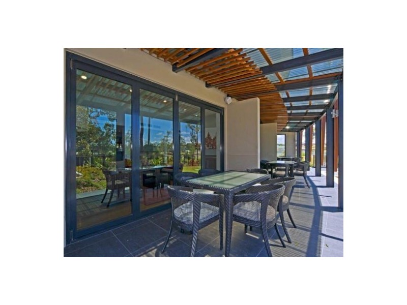8 Paradise Drive, Coomera QLD 4209