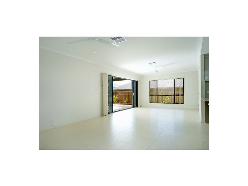 20 Daintree Drive, Coomera QLD 4209