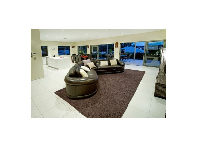 8 Mistral Lane, Coomera Waters QLD 4209