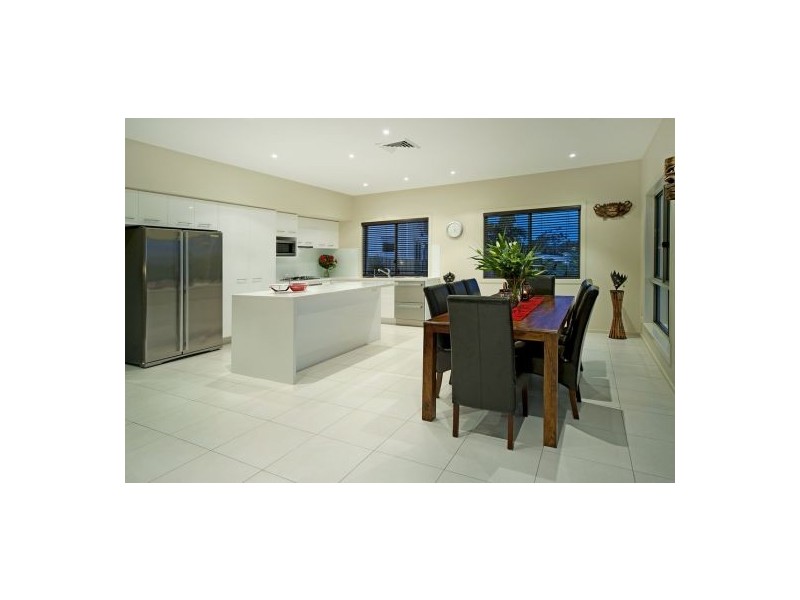 8 Mistral Lane, Coomera Waters QLD 4209